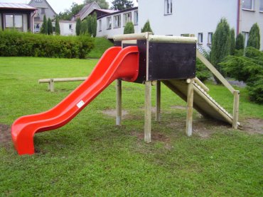 Rozhľadňa so šmýkalkou a chodníkom, výška podstavy  1,0 m