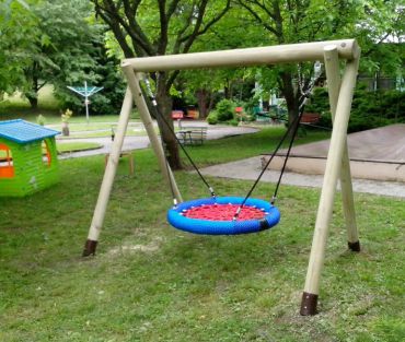 Hojdačka hniezdo o 1000mm,  znížená na pádovú výšku 1 m